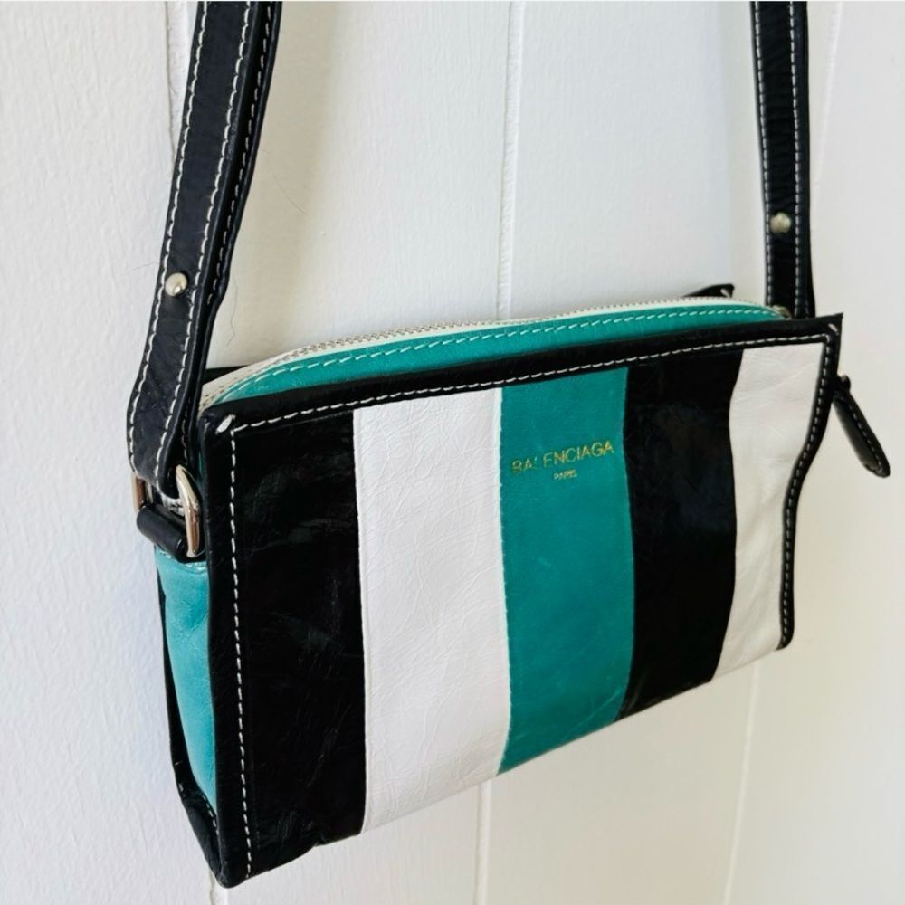 Balenciaga Rare Bazar Line Crossbody lambskin leather bag authenticated by PM - Picture 4 of 17